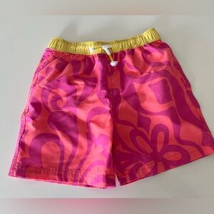 Mini Boden Retro Print Swim Trunks Size: 6/7Y